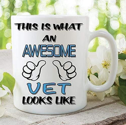 This Is What An Awesome Vet Looks Like Mug Funny Coffee Tea Cup Novelty Gift For Best Friend Birthday Coworker Humour Lover Presents